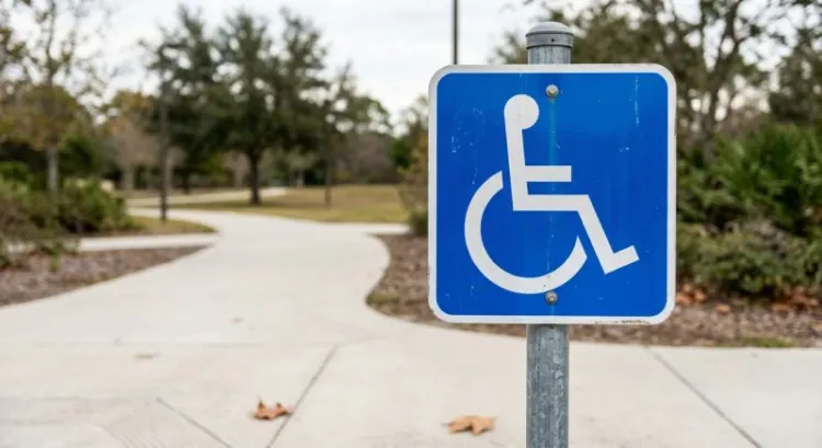 Accessibilité des locaux professionnels : les obligations des commerces et cabinets recevant du public